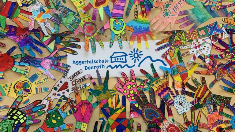 Aggertalschule Donrath bunte Hände